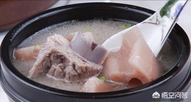 清炖排骨汤的做法
:怎么做好喝又清淡的清汤排骨汤？
