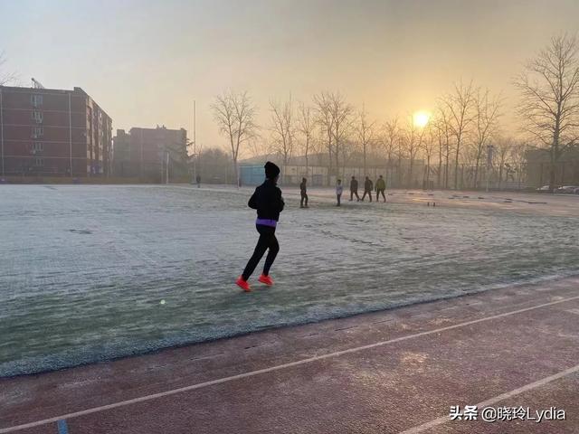 健身朋友圈配文
:跑步发朋友圈怎么配文？