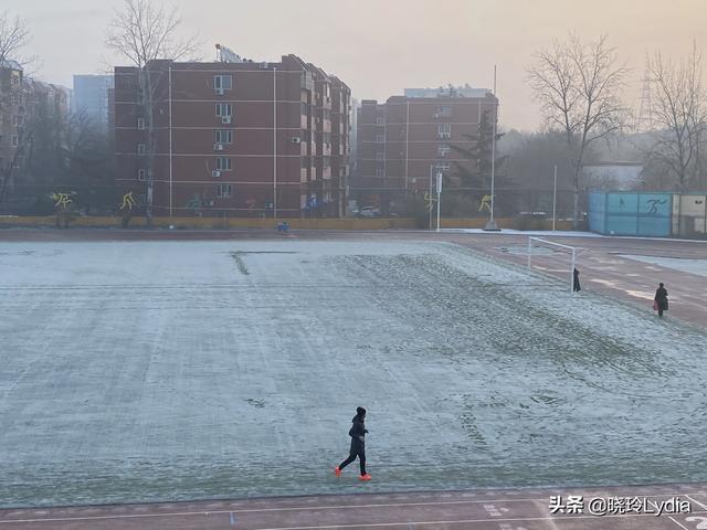健身朋友圈配文
:跑步发朋友圈怎么配文？