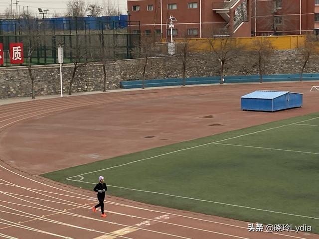 健身朋友圈配文
:跑步发朋友圈怎么配文？