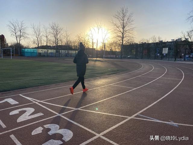 健身朋友圈配文
:跑步发朋友圈怎么配文？