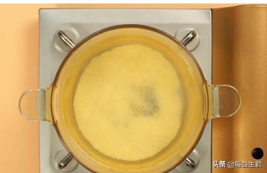 熬小米粥的方法
:怎么熬小米粥比较好？