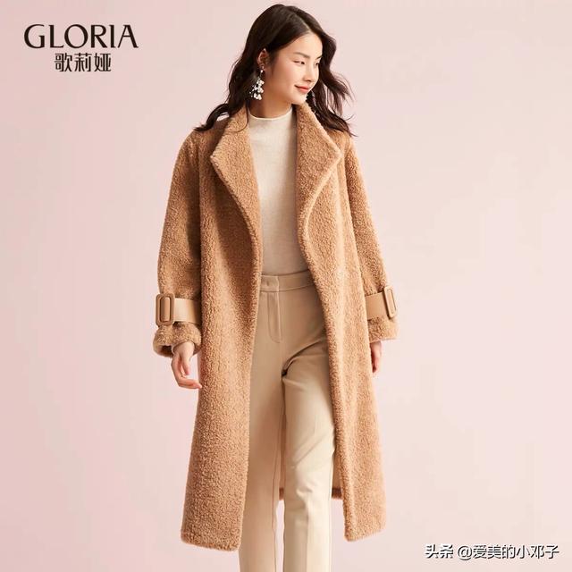 服装品牌大全排行榜
:谁了解中国女装品牌排名，介绍一下可以吗？