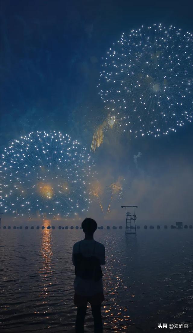 情侣跨年文案
:2022年跨年文案，你会怎么发？