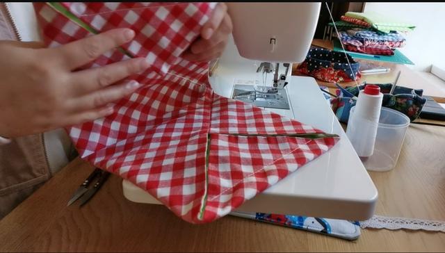 手工包包
:分享你的手工布艺包包制作过程？