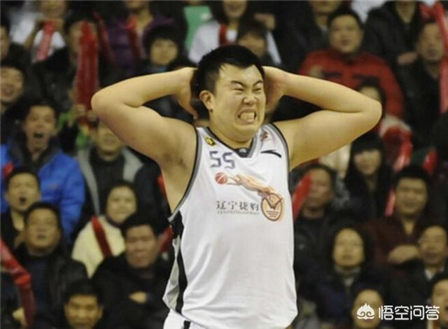 料理手
:辽宁年轻后卫鄢手琪为什么绰号“手帝”？如何评价他的CBA首秀？