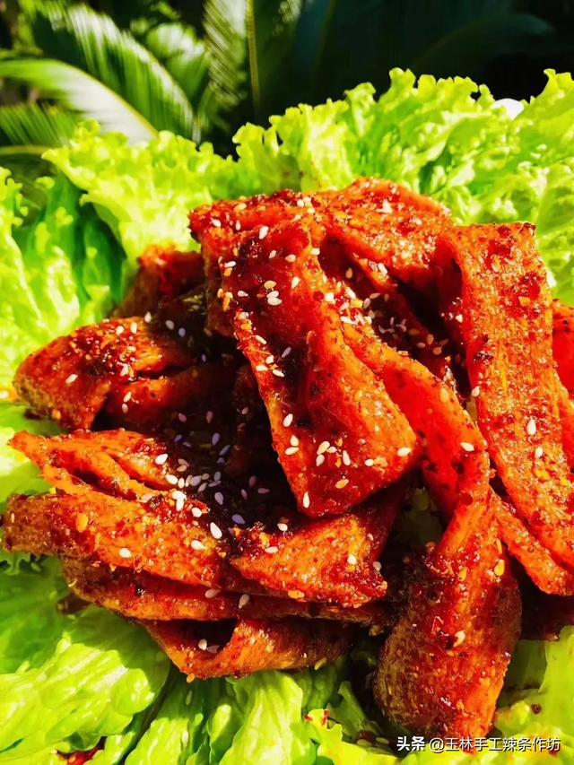 特色街头小吃加盟
:想开个街边小吃连锁店快速赚钱，加盟如何选择？