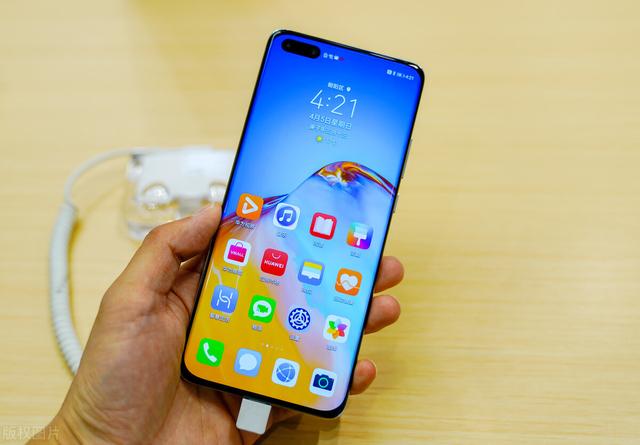 什么智能机好
:给老人用什么牌子的智能机比较好？