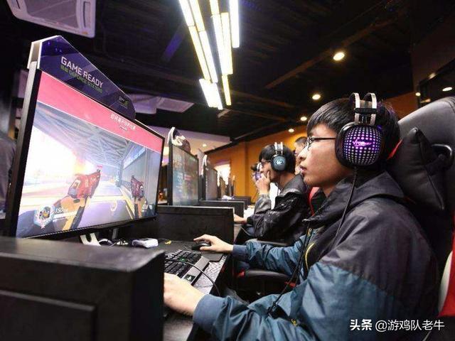 开网吧赚钱吗
:现在在新开的大学校区旁开网吧还挣钱吗（就我一家没有竞争）？