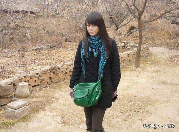 断掌是什么意思
:老话：“男人断掌掌朝纲，女人断掌守空房”是什么意思？有道理吗？