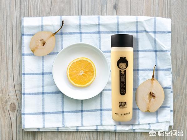 鲜榨果汁店
:鲜榨果汁店和奶茶店，哪个更有前景？
