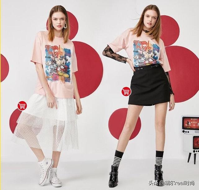 创意t恤图案
:夏天到了，爱穿T恤的女生有哪些创意穿法呢？如何在一件简单的T恤上凹出时髦的造型？