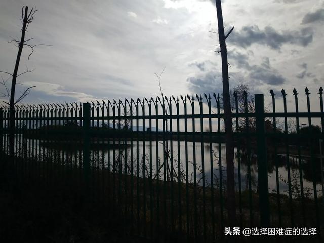 洒脱的意思
:什么是洒脱？怎么才能做到洒脱？