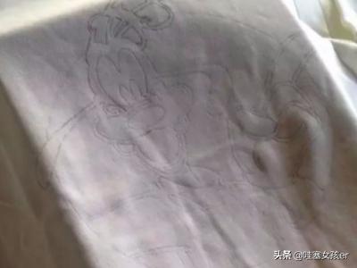 创意t恤
:手绘一件独一无二的T恤（创意DIY手绘短袖）？