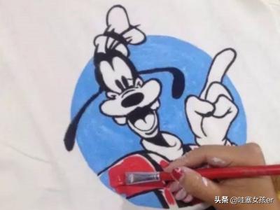 创意t恤
:手绘一件独一无二的T恤（创意DIY手绘短袖）？