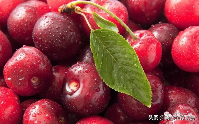 车厘子是什么
:智利车厘子和我们国家的樱桃价格相差好几倍，两者区别在哪？