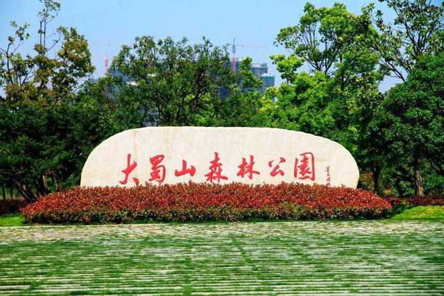 合肥旅行
:合肥有哪些适合游玩的地方呀？