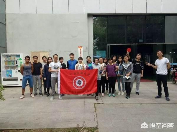 什么是预科班
:什么是大学的预科班？