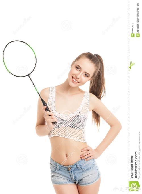 如何选择羽毛球拍
:如何挑选适合男生使用的羽毛球拍？