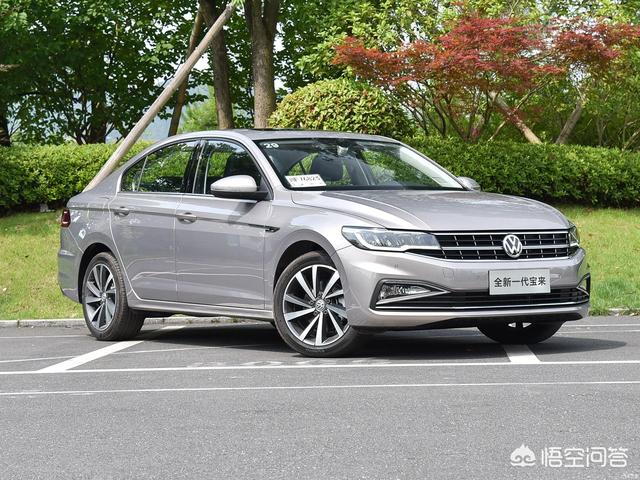 家用型轿车
:本人23男，有什么家用轿车推荐？落地不超过15万，自动挡，（外观，舒适性，空间)？