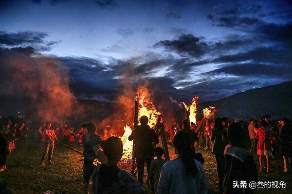凉山火把节
:去凉山彝族自治州看火把节是什么体验？