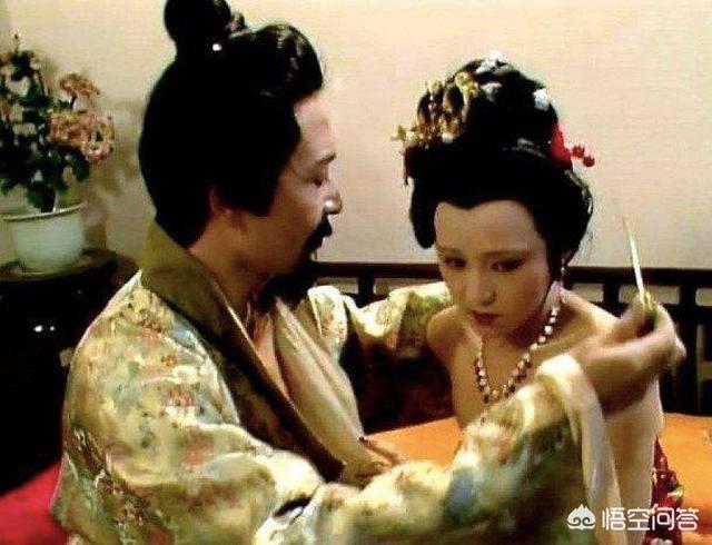 失足什么意思
:有人评价《红楼梦》称“失足的女人，永远不能自拔”，这是什么意思？