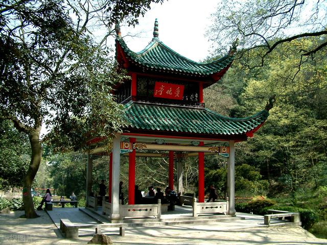 长沙好玩的地方
:长沙最好玩的景点是哪个？