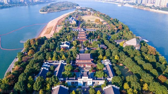 长沙好玩的地方
:长沙最好玩的景点是哪个？