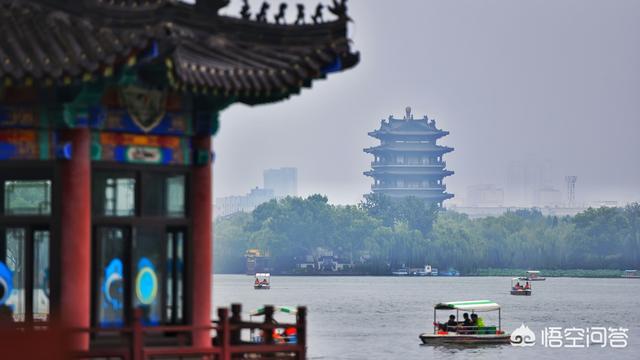 大明湖畔在哪
:济南大明湖有哪些历史故事？