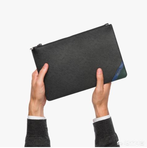 男士钱包品牌
:请问哪个牌子的男士短款钱包质量好？求推荐！谢谢？