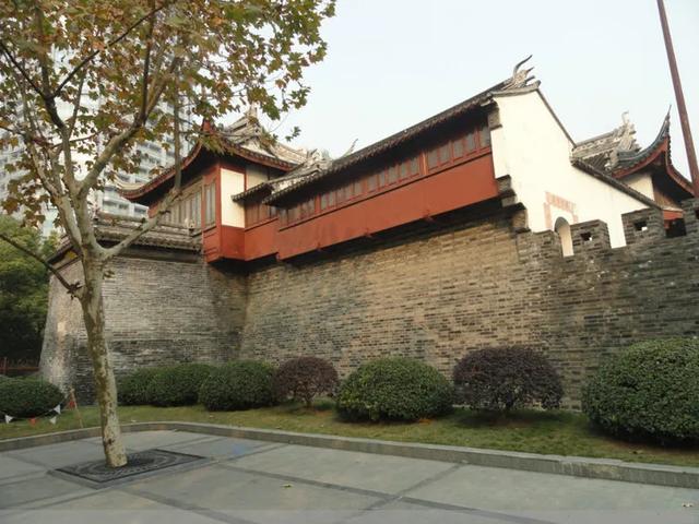 南京属于哪个省
:南京和上海属于那个省？