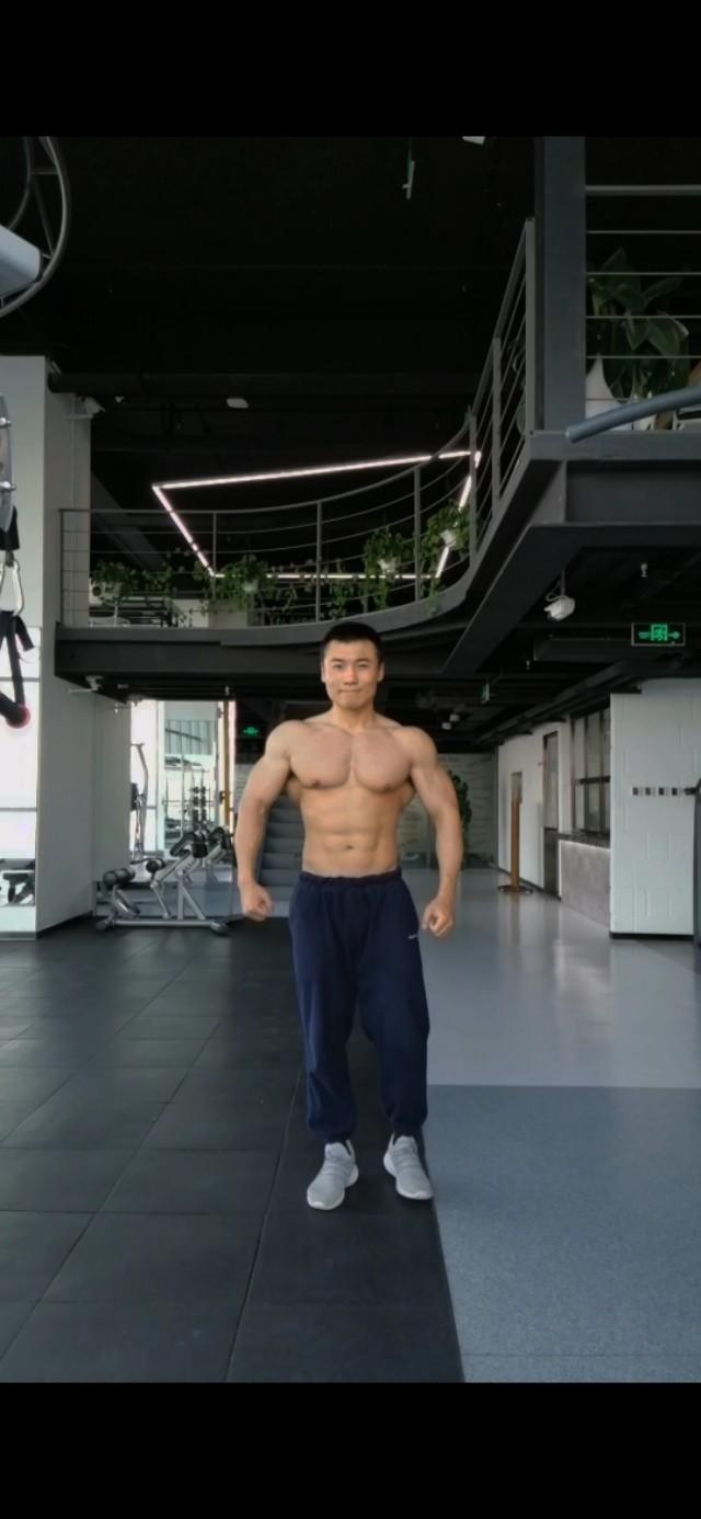 米娜桑
:健美运动员卢克桑年仅30就去世了，给健身爱好者有什么启示？