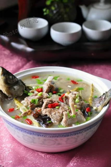 羊排怎么炖好吃
:羊排肉怎样炖才好吃？