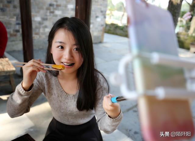 在家致富
:又是疫情，在家做什么可以月入十万？