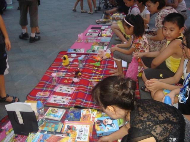 什么生意好做又赚钱
:现在除了食品，还有什么生意好做又赚钱？