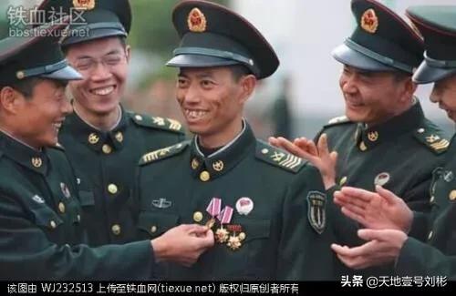 四级士官是什么级别
:请问士官是啥级别，士兵官以上又是啥级别？
