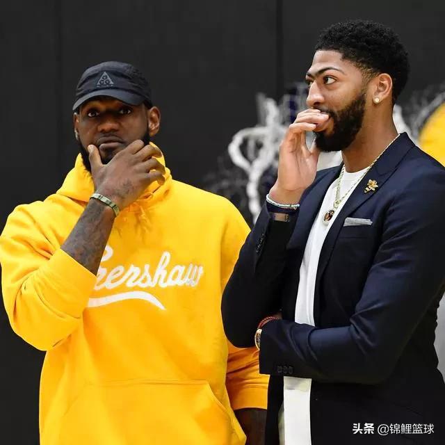 售馨是什么意思
:湖人VS篮网，中国赛门票正式开售！30秒内疯狂售馨！门票价格“令人咂舌”，你怎么看？