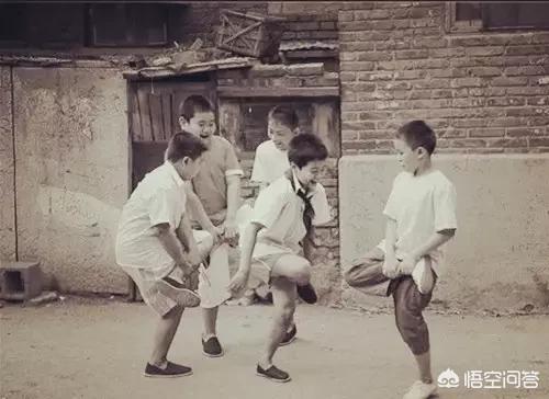 唠嗑是什么意思
:东北管“聊天”叫“唠嗑”，你们的家乡叫什么？