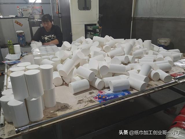 家庭小作坊
:想在家开一个小作坊挣钱，开什么小作坊好？