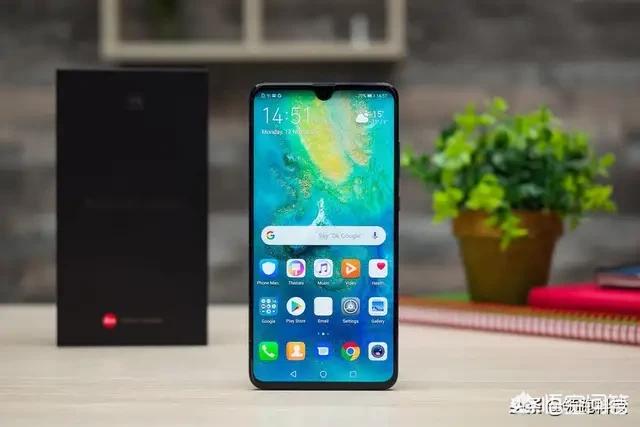华为官网旗舰店
:买个华为手机，是在天猫的华为官方旗舰店买好还是在京东自营的好？
