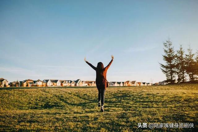 一分钟学会看k线图
:期货日内交易，一分钟K线图上有哪些盈利点？