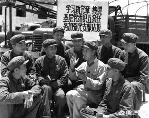 一级士官是什么级别
:七十年代的兵在部队是正班长，按现在的部队职务级别属于什么級别？