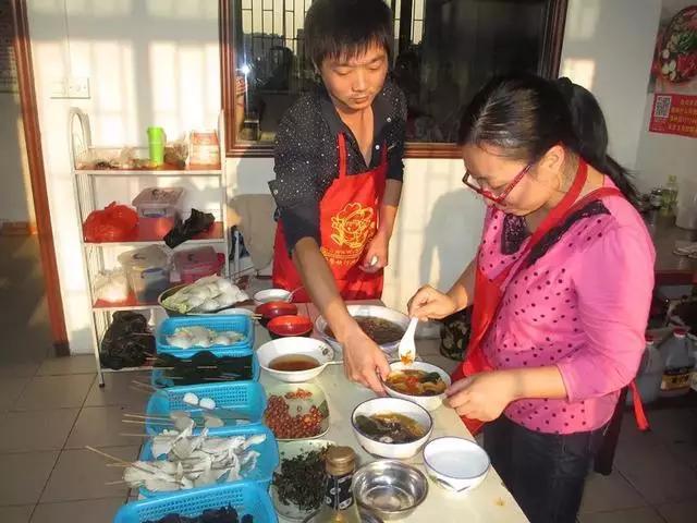 热门小吃
:现在比较热门的小吃品种有哪些？