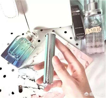 香奈儿广告
:大价钱买来的YSL、香奈儿口红，怎样才能涂出广告般的效果？