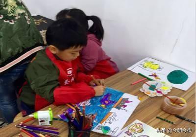在线绘画
:在线美术会比线下的好吗，没法手把手教会不会影响课程效果呀？