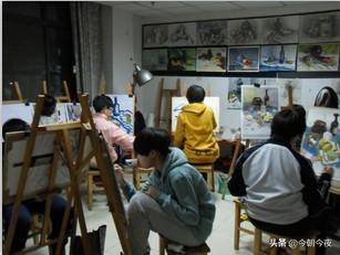 在线绘画
:在线美术会比线下的好吗，没法手把手教会不会影响课程效果呀？
