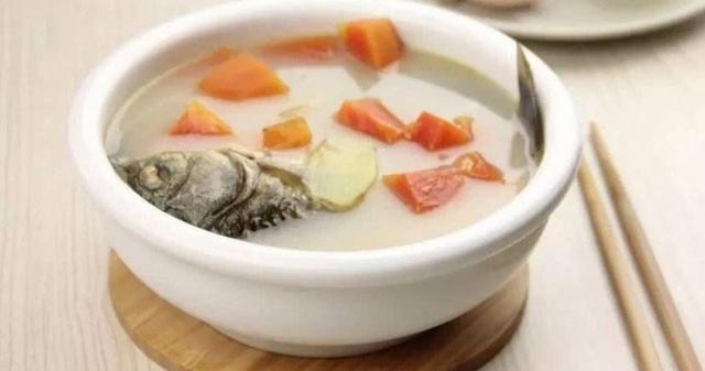 怀孕前三个月食谱
:孕早期吃什么对胎儿最有好？