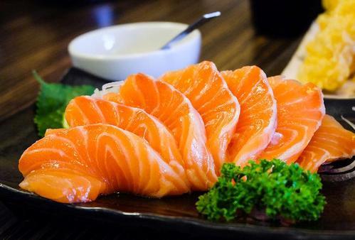 怀孕前三个月食谱
:孕早期吃什么对胎儿最有好？