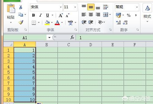 颜色渐变
:excel表格中颜色渐变？