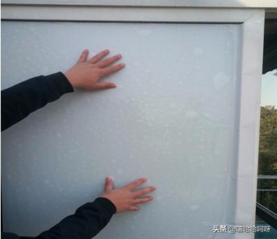 玻璃膜怎么贴
:玻璃贴膜图文教程，玻璃窗膜怎么贴才不起泡？